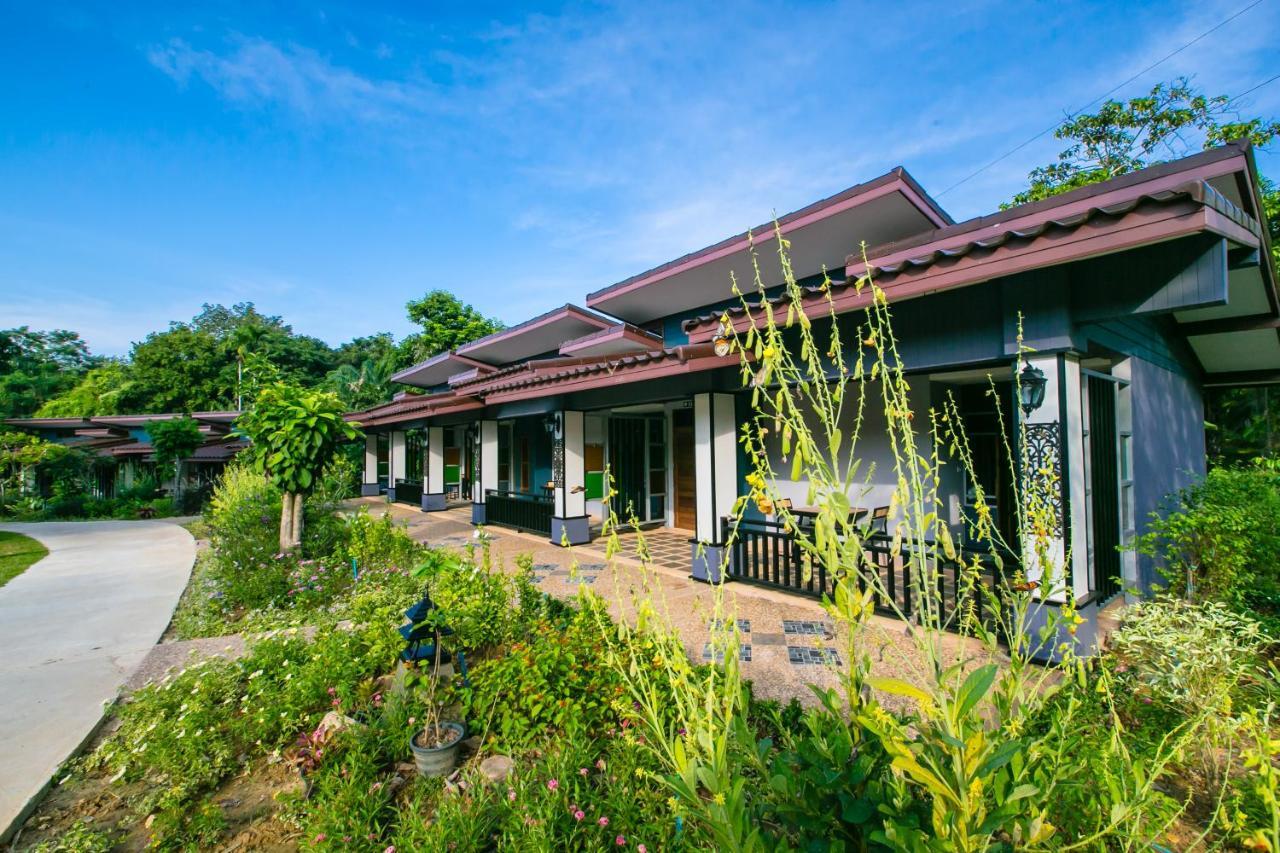 Loft Vintage Chalet Resort Koh Lanta Exterior photo