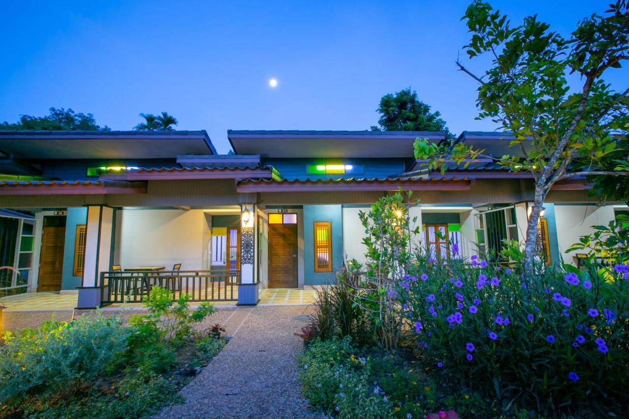 Loft Vintage Chalet Resort Koh Lanta Exterior photo